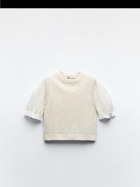 Zara MIXED SLEEVE KNIT TOP
S| ECRU
REF. 3991/103